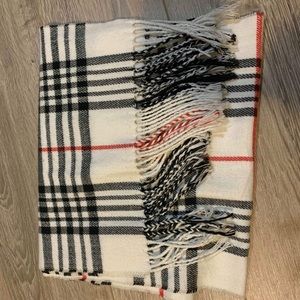 🌈3/25$🌈White check scarf
